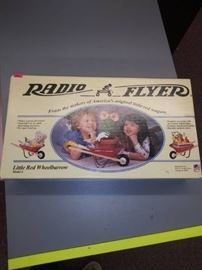Radio Flyer Little Red Mini Wheelbarrow Planter De ...