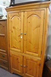 Traditional Style Television TV Armoire Entertainm ...