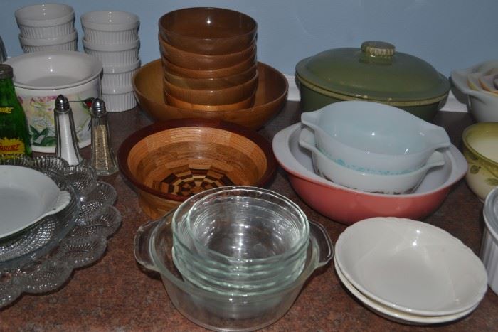 wood bowl set and smaller vintage pyrex has been sold