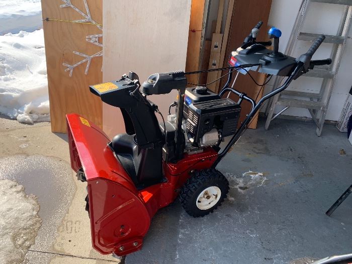 Toro Power Max 826 OE snowblower has been used once or twice...