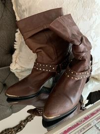 Ladies Dingo slouchy leather boots, Like New!