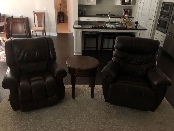 Pair of La Z Boy leather recliners