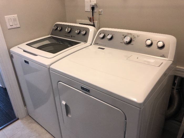 Maytag washer and dryer LIKE NEW