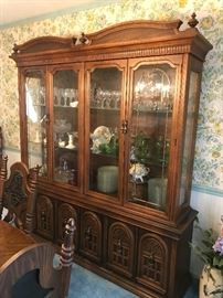 Thomasville Four Door China Cabinet / Display 