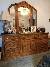 Thomasville Dresser with Mirror