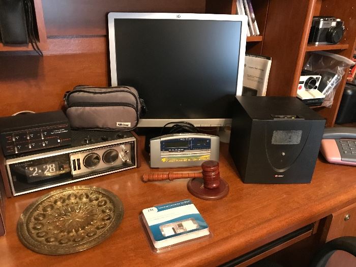 Computer Monitor, Alarm, Gavel (Zoo), Radio Alarm