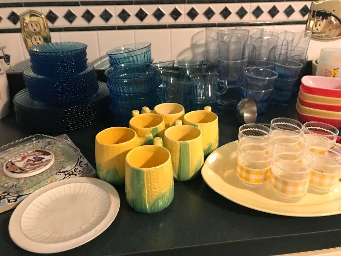 Vintage Mexican Glass Dish Set, Ceramic Corn Mugs, Vintage Glassware