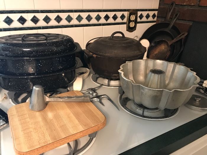 Roaster, Cast Iron Lidded Pot & Skillets, Bundt Pan