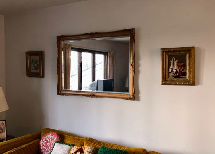 Mirrors & wall decor