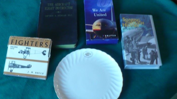 UNITED AIRLINES PLATE AND BOOKS