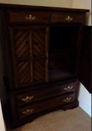chest of drawers - part of set