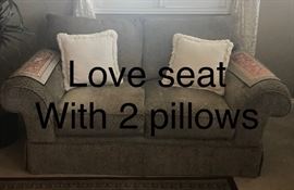 Love seat with 2 pillows