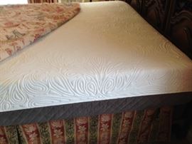 queen size memory foam mattress & foundation