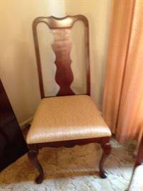 Broyhill side chair set of 5