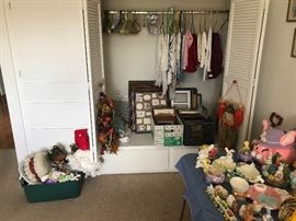 Frames table cloths and crochet shawls