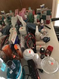 Various bathroom items