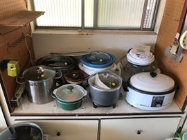 Crockpots, convection oven and other kitchen items