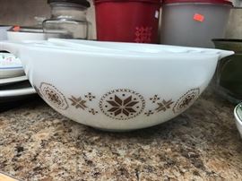 All white vintage  Pyrex Town and Country set of 4 bowls