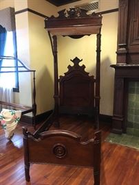 Victorian twin/youth bed