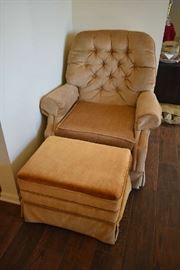 CHAIR W/OTTOMAN