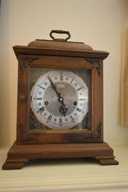 MANTLE CLOCK