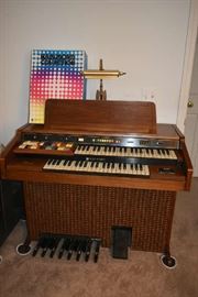 ORGAN W/BENCH