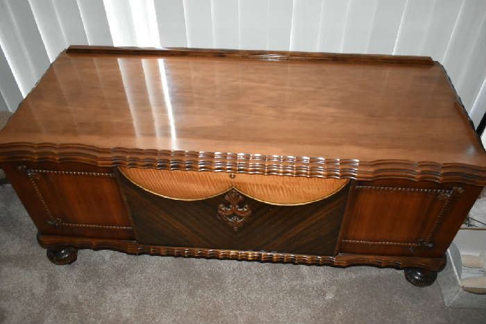 CEDAR CHEST