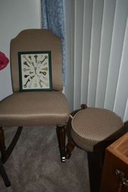 ACCENT CHAIR W/FOOTSTOOL