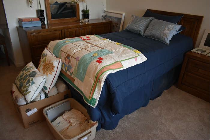 TWIN BED