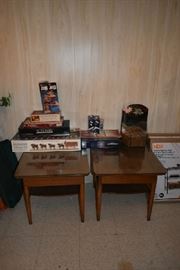 2 END TABLES, BOARD GAMES