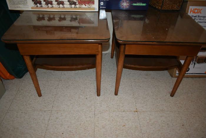 2 SIDE TABLES