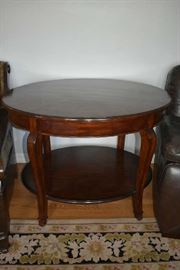 LARGE OVAL ACCENT TABLE