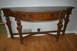 DREXEL ENTRY TABLE