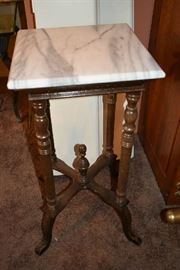 ACCENT TABLE/PLANT STAND