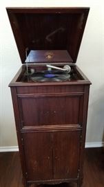 Columbia Grafonola Type G2 console - functional! This is a really cool piece. 