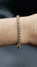 14K gold and 37 diamond tennis bracelet - 8 inches long 