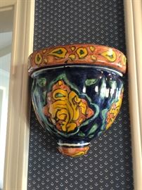 Decorative urns