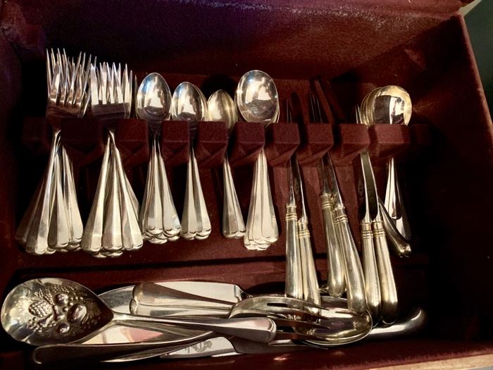 stainless steel flatware set