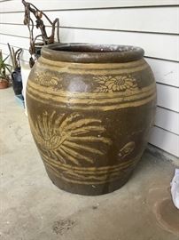 Large Egg Ceramic pot