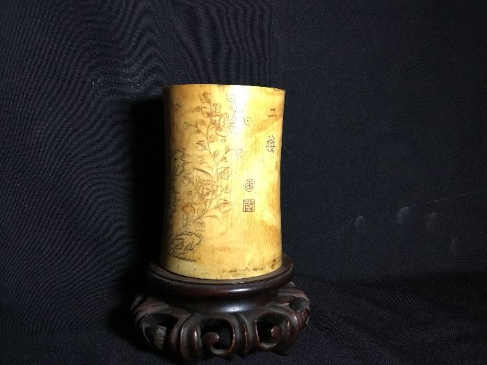 Bid item only. Please text in/email or show up in person @ the Estate sale and place a silent bid on this item.