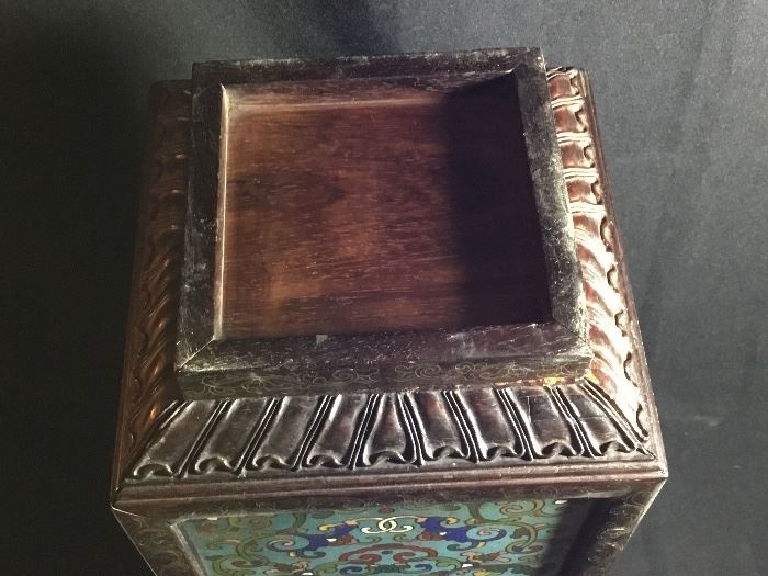 Bid item only. Please text in/email or show up in person @ the Estate sale and place a silent bid on this item.