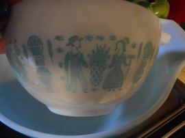 Vintage Pyrex Butterprint Small Bowl