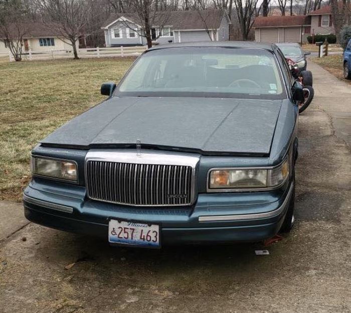 1997 Lincoln Town Car with low miles 