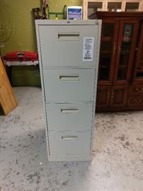Hon 4 drawer legal filing cabinet with key