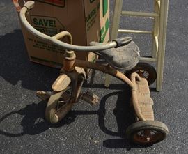 Old tricycle 