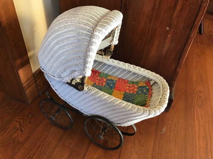 Victorian Wicker Doll Carriage