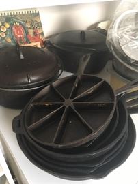 cast iron pans & dutch ovens