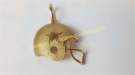 14L gold Dallas Cowboys pendant