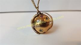 vintage 18k gold locket 