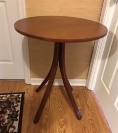 Round Mahogany Table